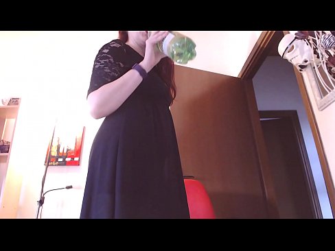 ❤️ Isang sunud-sunod na alipin na mahilig sa marumi at masarap na panty ang napilitang magsalsal matapos mapanood ang video na ito! Porn video sa amin ❤