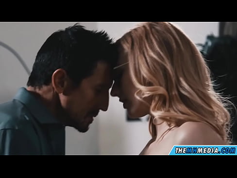 ❤️ Romantikong pakikipagtalik sa isang slutty blonde Porn video sa amin ❤